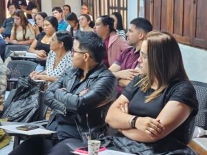 Estrategia, identidad y herramientas digitales marcan el Taller Empréndelo en San Gil 